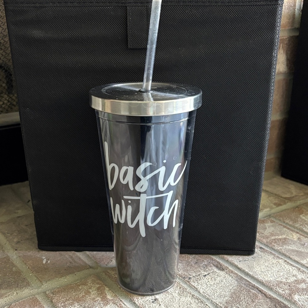Basic Witch cup with straw